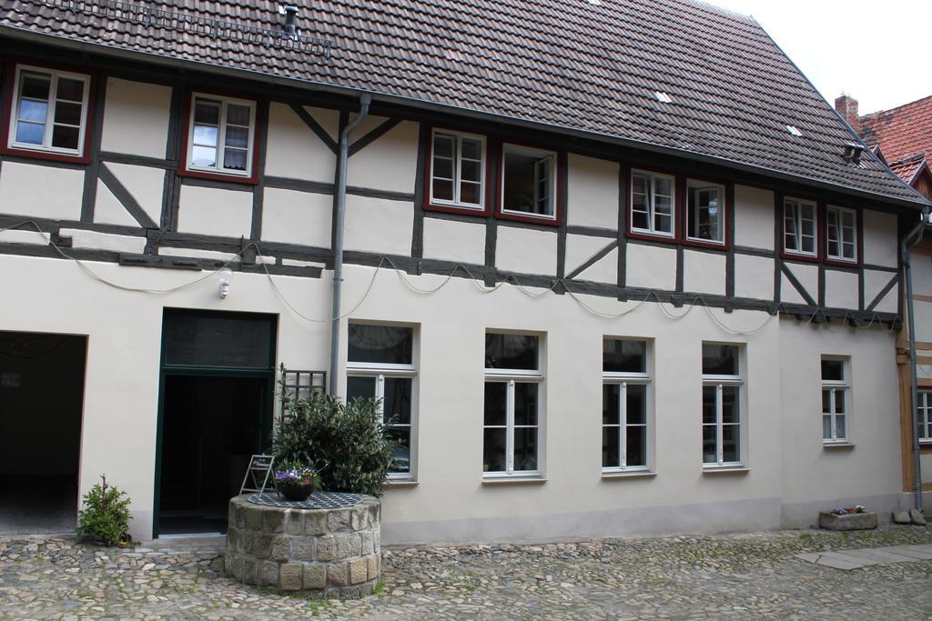Ferienwohnungen Im Alten Handelshof Quedlinburg Exterior foto